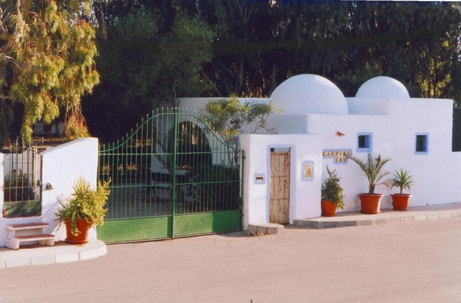 Camping Albergue Tau Hotel Сан Хосе Екстериор снимка